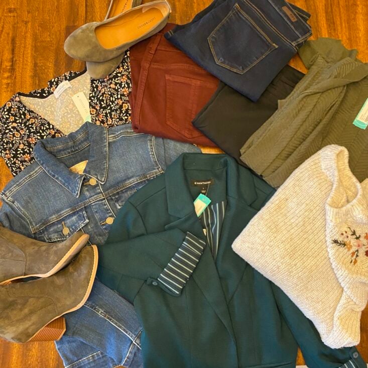 Brandi Dowell showcasing her new Kaela Faux Wrap Knit Dress from her Stitch Fix clothing box.