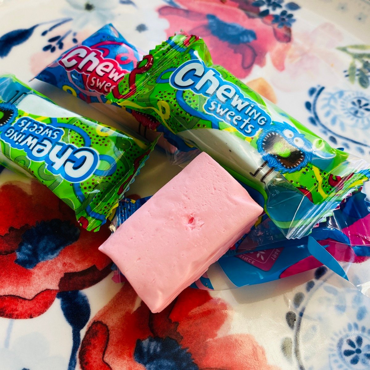 Chewing Sweets were included in the Ukraine Box from Universal Yums.